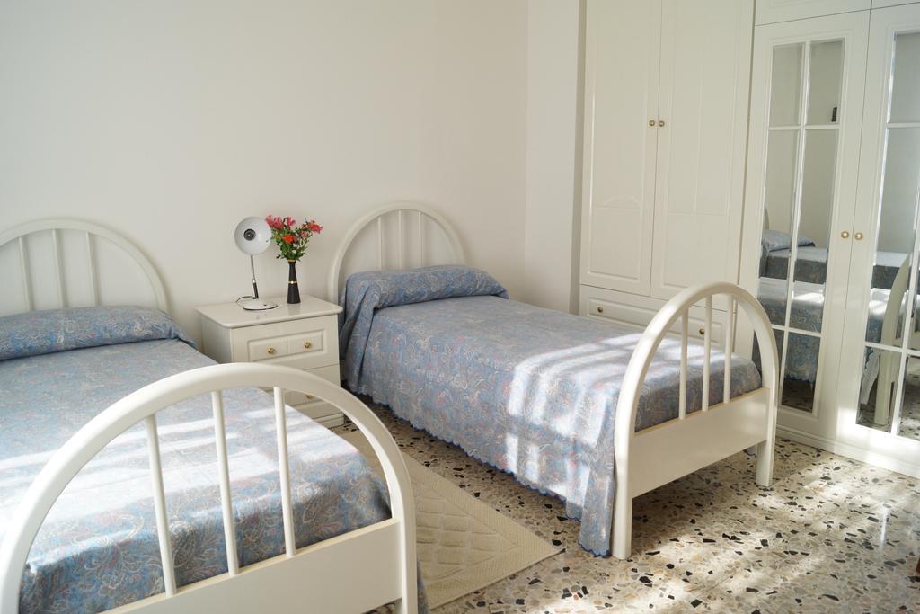 Bed and Breakfast Il Melograno Oristano Habitación foto